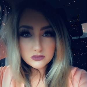 Meet your Posher, Dominique